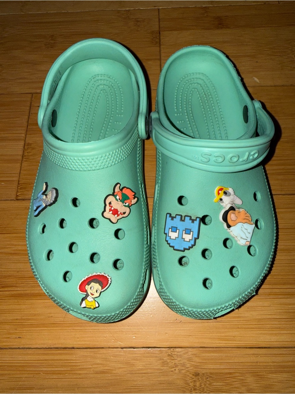 Woman’s crocs size 7❤️❤️